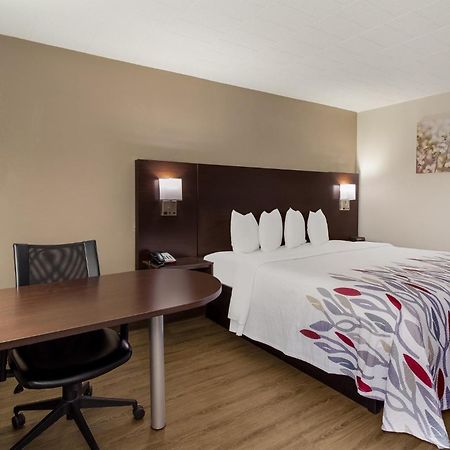 Red Roof Inn New Stanton Exterior photo